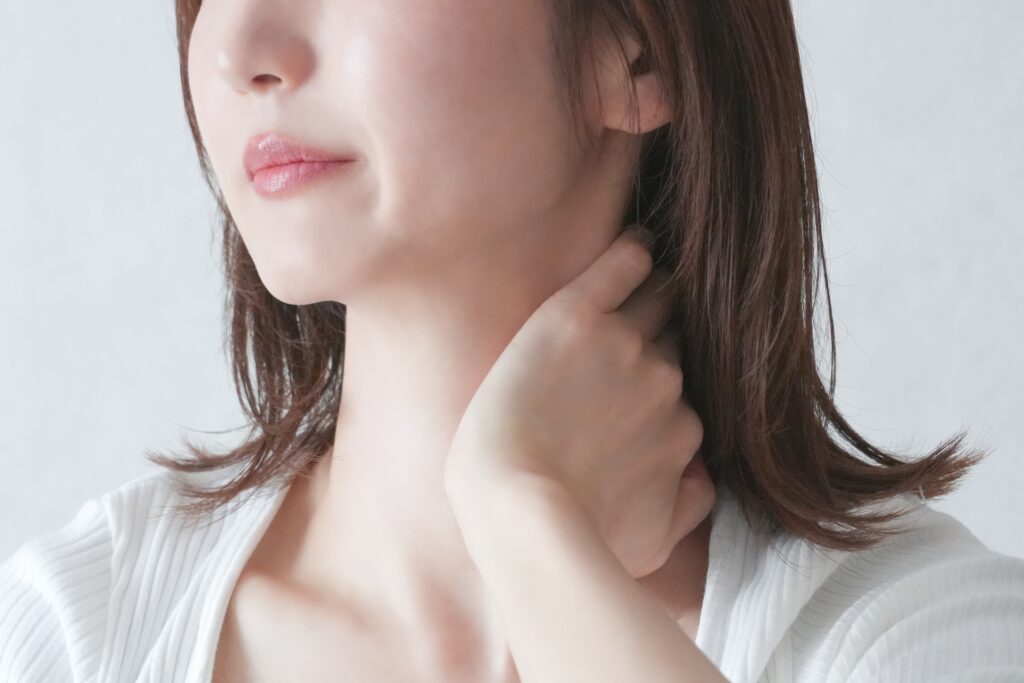 首の痛み